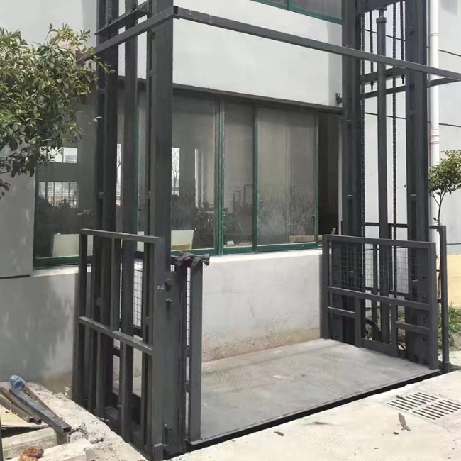 共青城5吨室外升降货梯